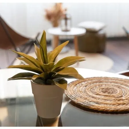 Apartman Cozy With Private Loggia Romainville
